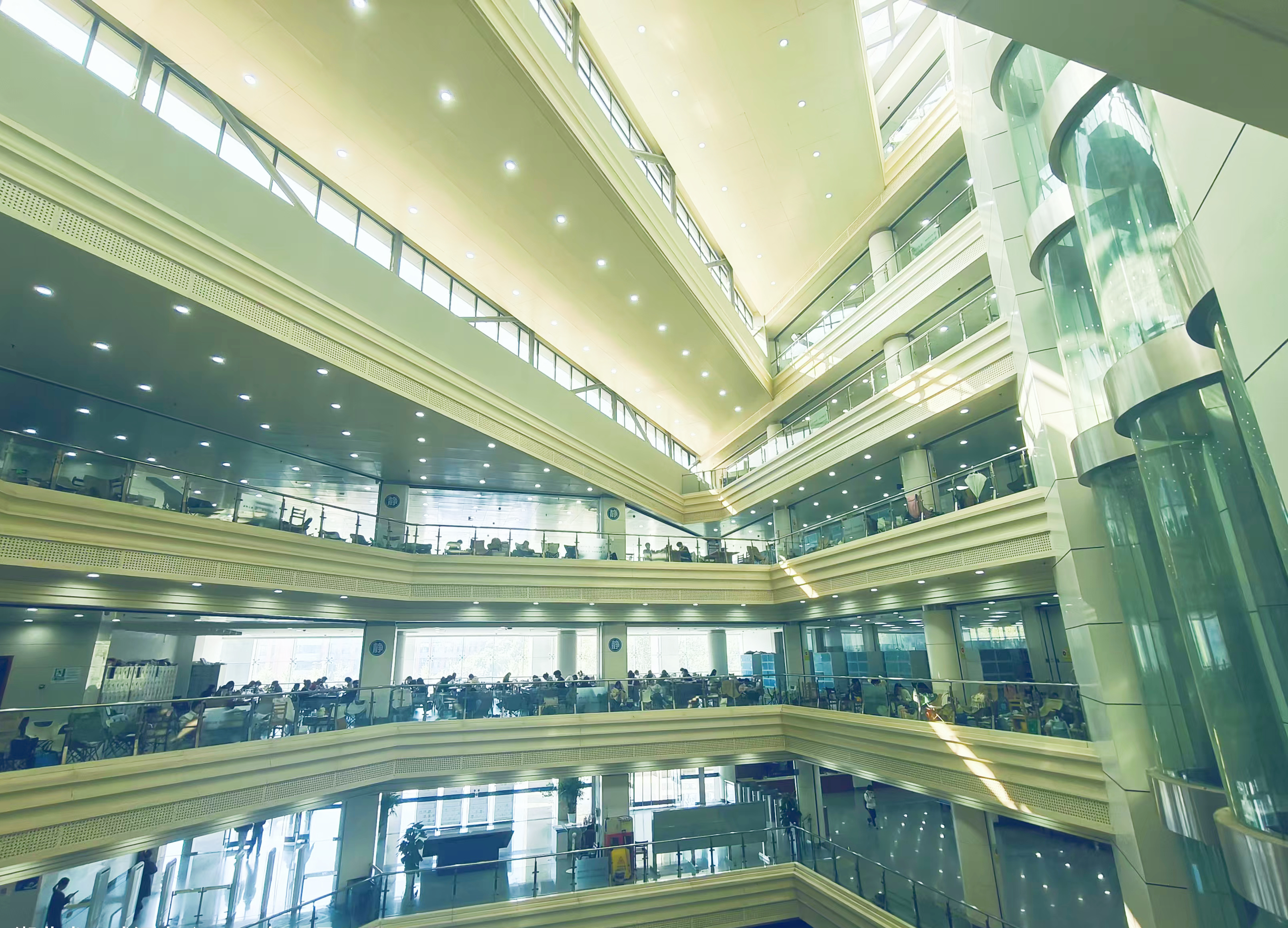 湖北大學.jpg 湖北大學.jpg